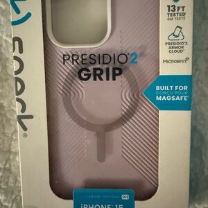 Speck Presidio2 Grip Case for iPhone 15 - Light Purple